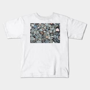 Pebble Beach with twigs Kids T-Shirt